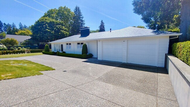 Building Photo - Broadmoor Mid-Century 3 Bedroom Ranch With...