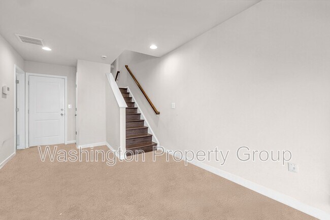 Building Photo - 4013 Singerville Ct