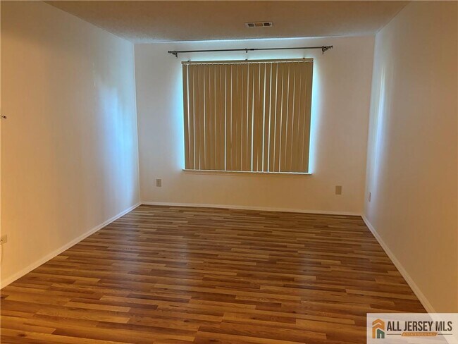 Building Photo - 2513 Lighthouse Ln