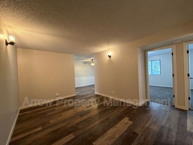Building Photo - 3405 Holdrege St