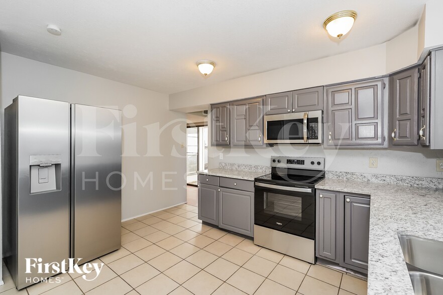 Building Photo - 9814 Emory Oak Cir