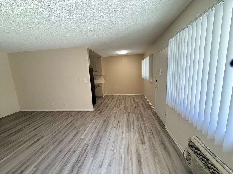 Building Photo - 1516 Rock Glen Ave