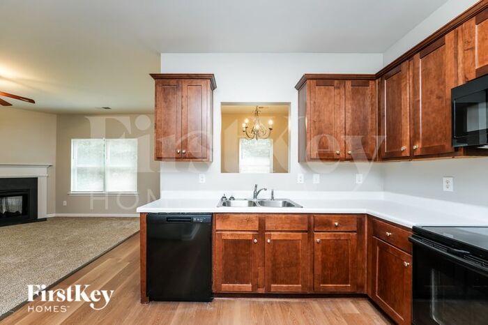 Building Photo - 496 Grenier Terrace NE