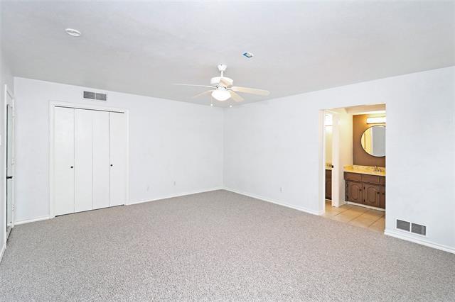 Building Photo - 7610 Meadow Oaks Dr