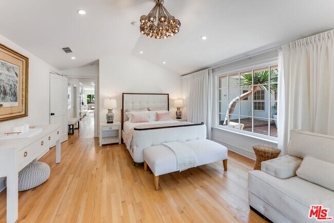 Building Photo - 797 Amalfi Dr