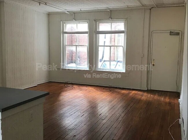 Building Photo - 308 W Broad St