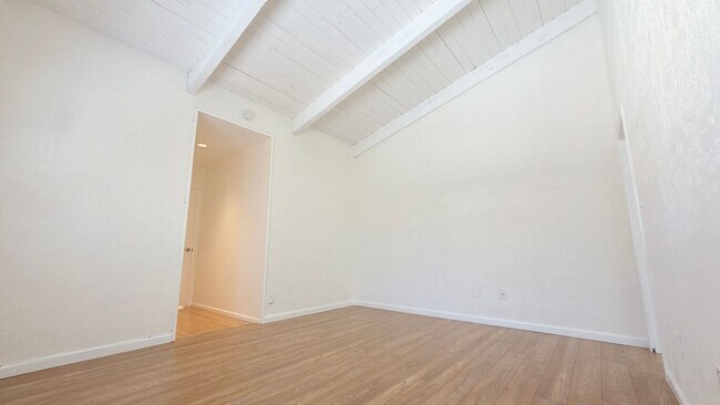 Building Photo - Spacious 4-Bedroom + Bonus Room Home with ...