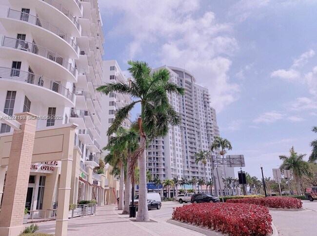 Building Photo - 1830 Radius Dr