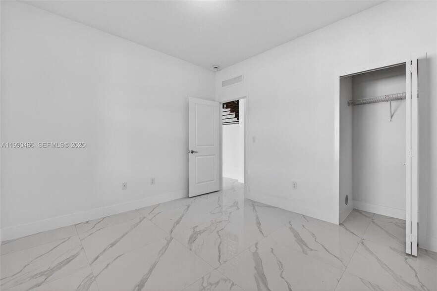 Building Photo - 15441 SW 20 Ln