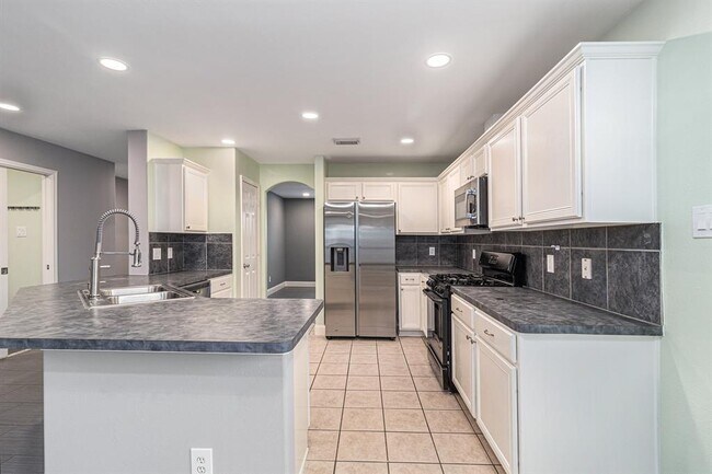 Building Photo - 18103 Red Ash Ct