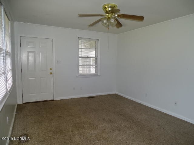 Building Photo - 406 Nelson Dr