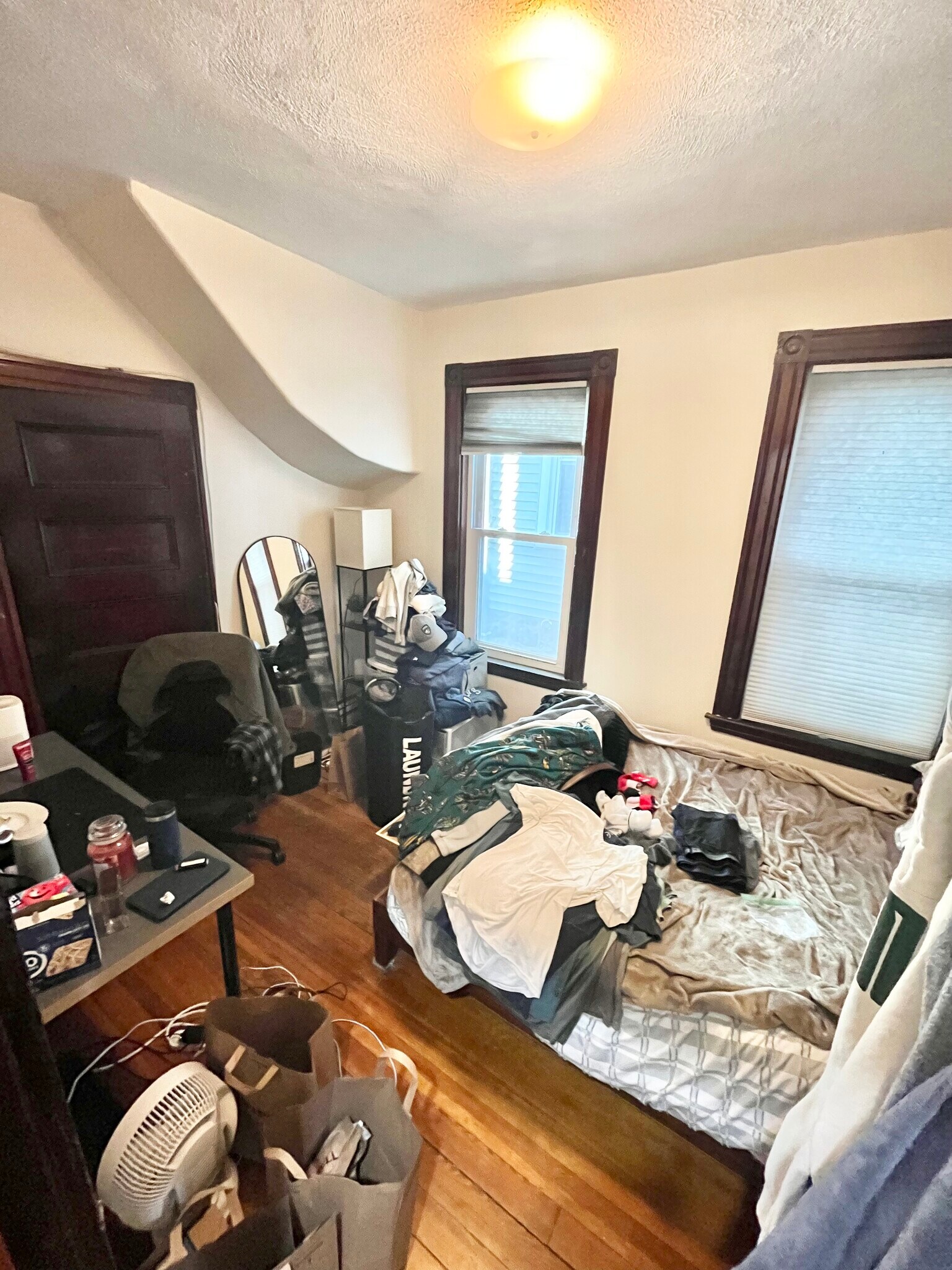 Building Photo - 5 Iroquois St