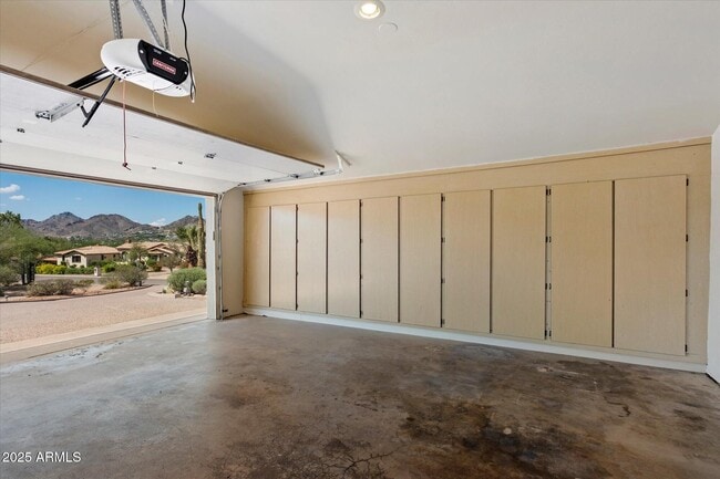 Building Photo - 5019 E Rovey Ave