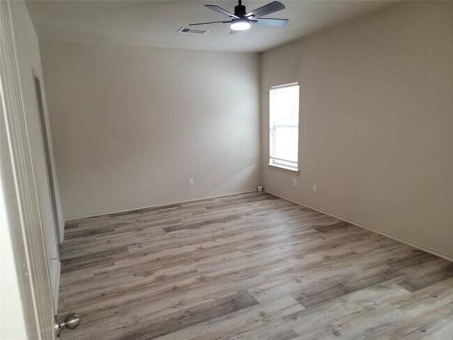 Building Photo - 20211 Louetta Reach Dr