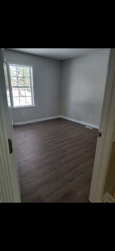 Building Photo - 134 River Rd