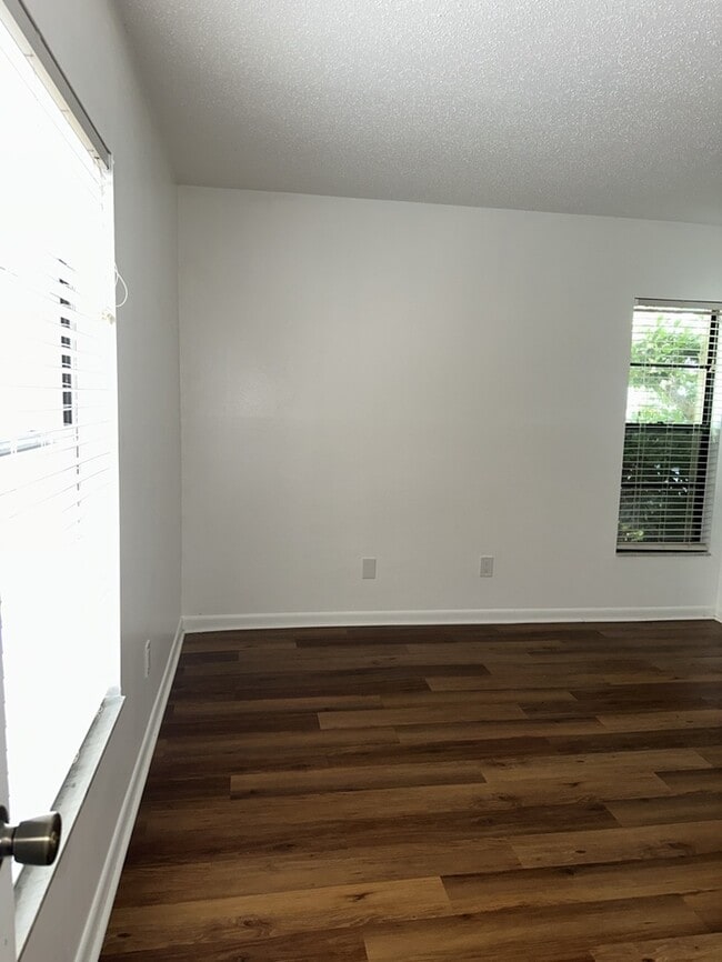 Building Photo - THE PLANTATION COMMUNITY IN CARROLLWOOD