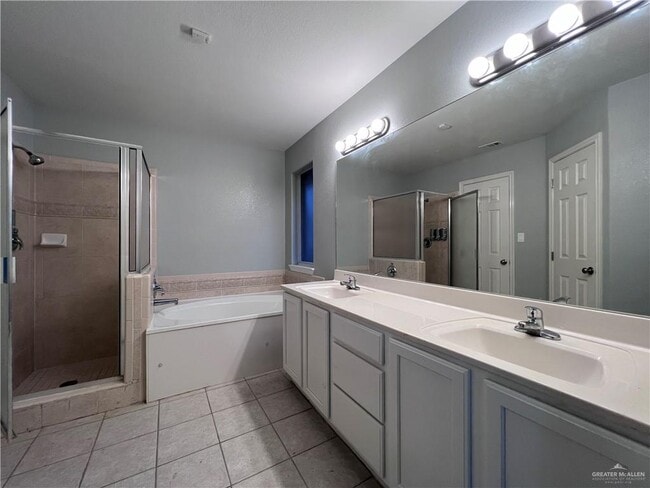 Building Photo - 3308 San Benito St