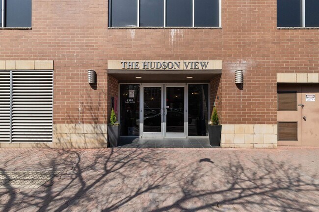 Building Photo - 4301 Park Ave