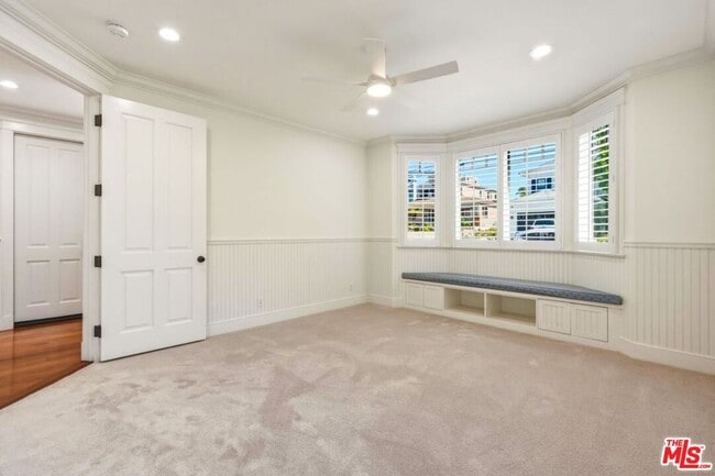 Building Photo - 1633 Voorhees Ave