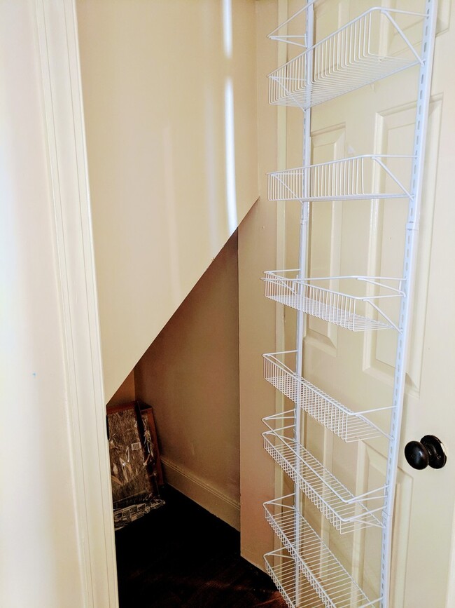 Building Photo - 1731 E Main St