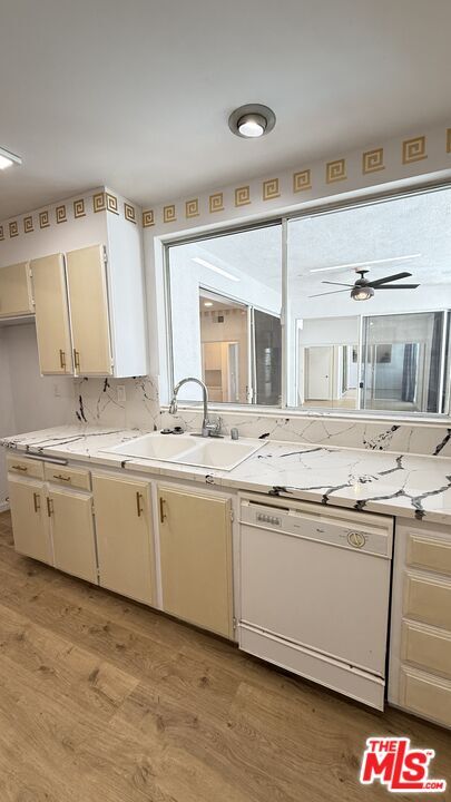 Building Photo - 14144 Dickens St