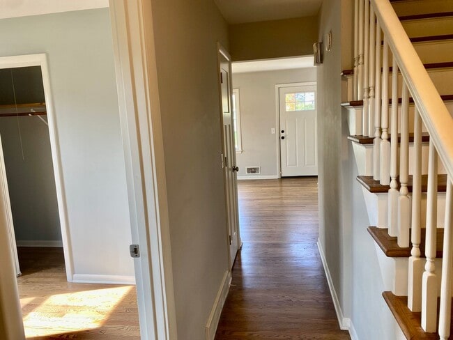 Building Photo - Cute Cape Cod in Forest Hills