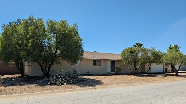 Primary Photo - EXCEPTIONAL AREA/NEIGHBORHOOD-4 Bedrooms~S...