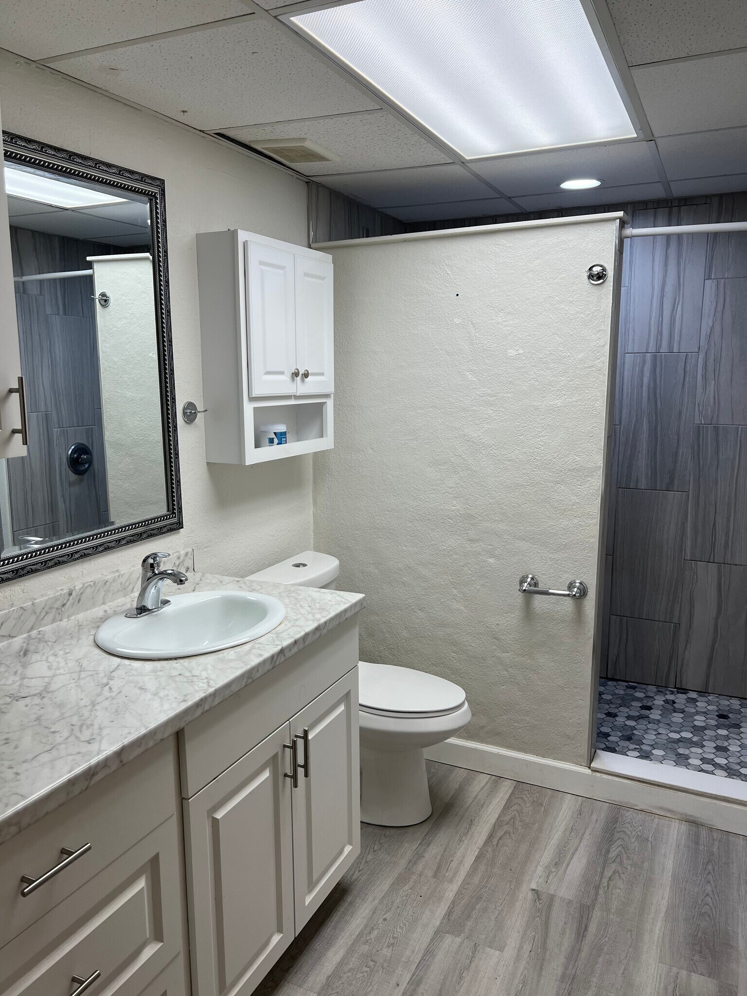 Bathroom - 15848 Lake Iola Rd