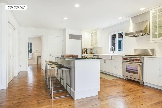 Building Photo - 12 Northview Dr