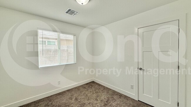 Building Photo - 5733 S 13th Ave