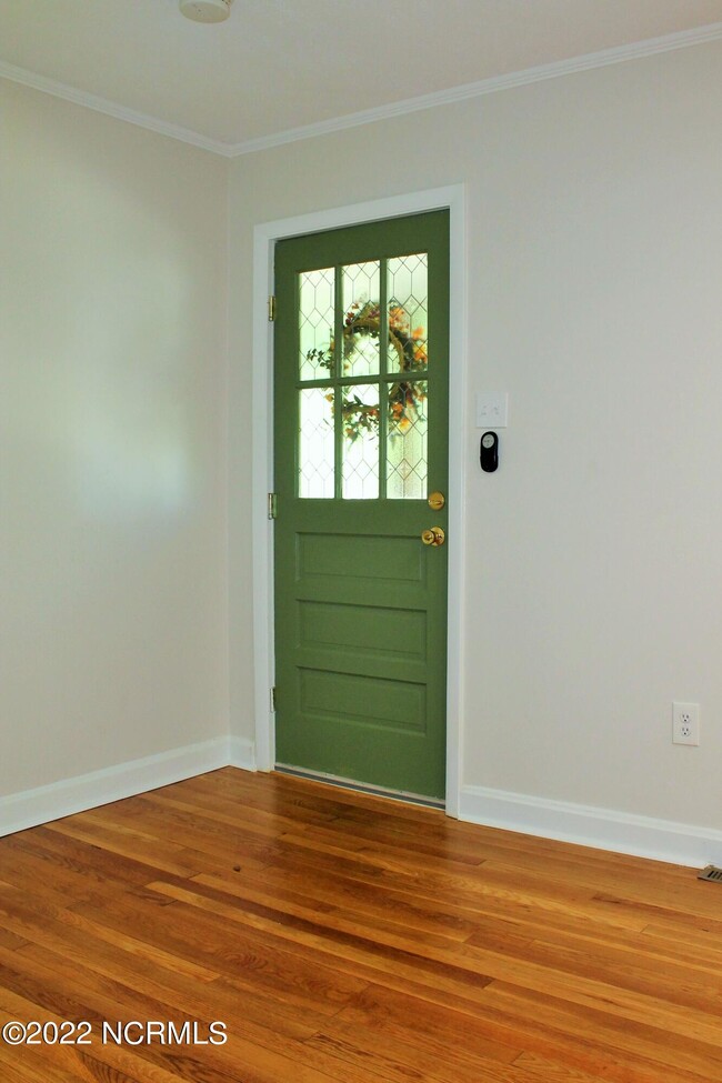 Building Photo - 275 Piney Ln