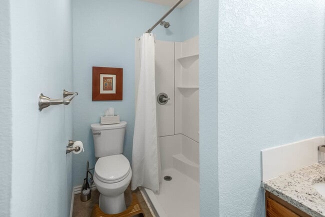 Building Photo - 2110 Loren Cir