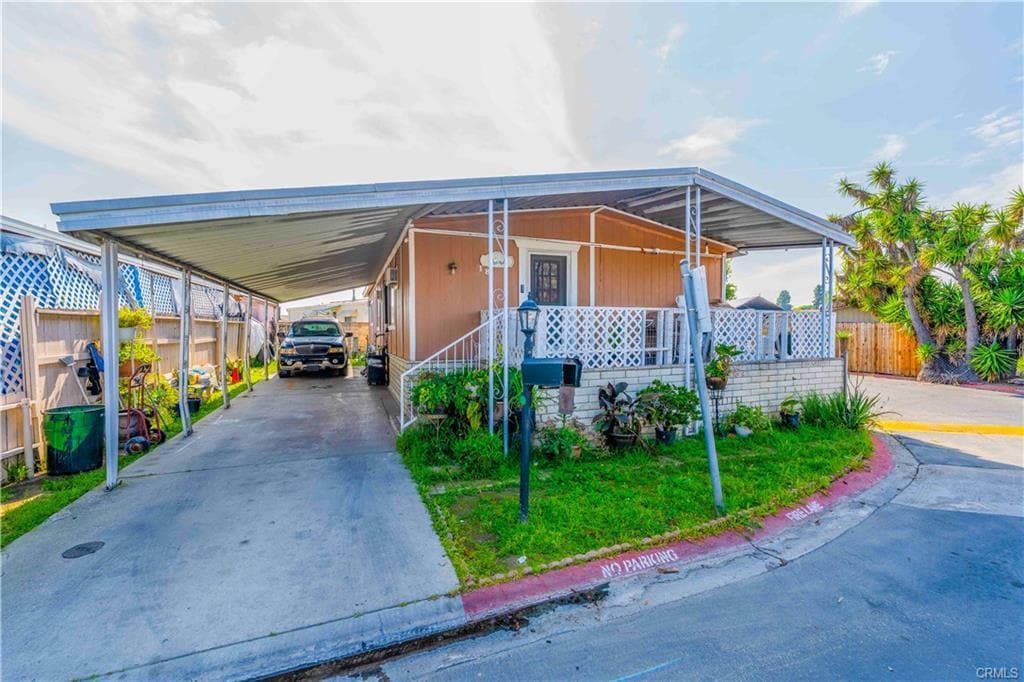 Building Photo - 4139 Paramount Blvd