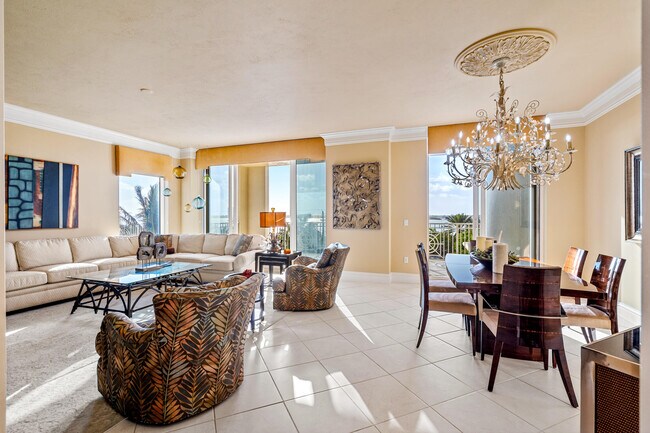 Building Photo - 5310 N Ocean Dr