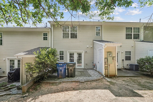 Building Photo - 7811 River Field Dr