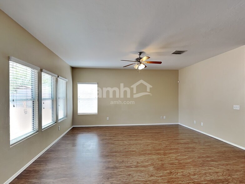 Building Photo - 6467 S Sunrise Valley Dr