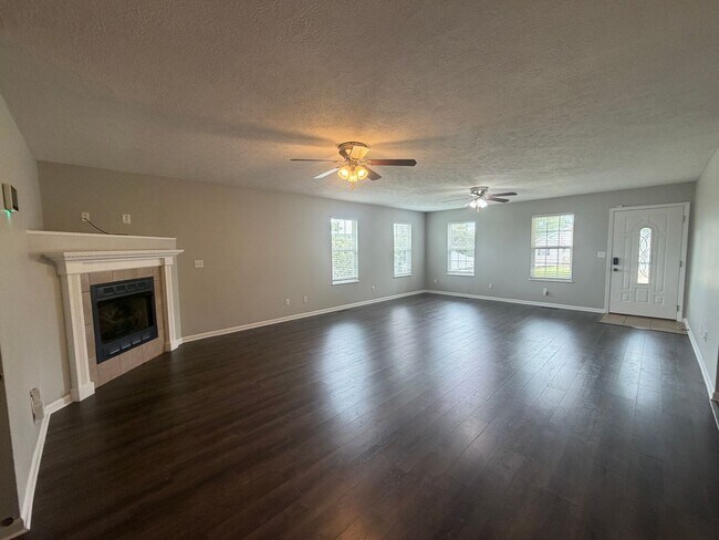 Building Photo - 24590 True Dr