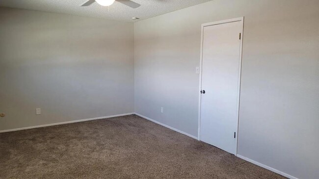 Building Photo - 9209 E Nassau Ave