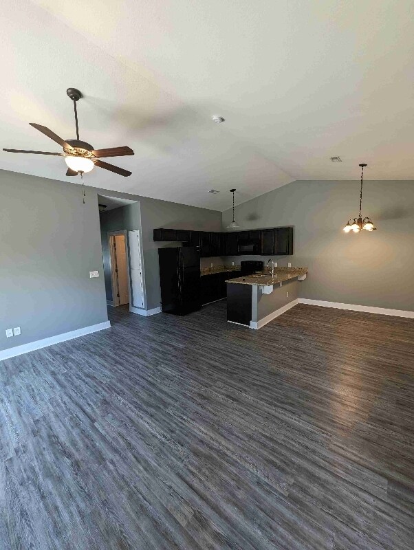 Building Photo - 3348 Sunflower Dr