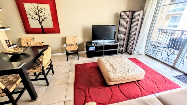 Building Photo - ANNUAL TURNKEY FURNISHED downtown Sarasota in luxury condominium!