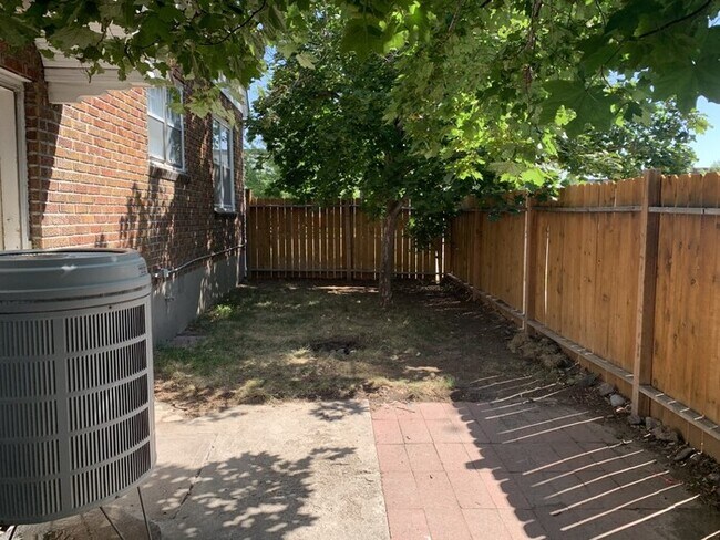 Building Photo - Nice 3 Bedroom 1 Bath