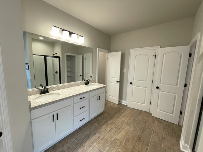 Building Photo - 118 Pne Lk Rd