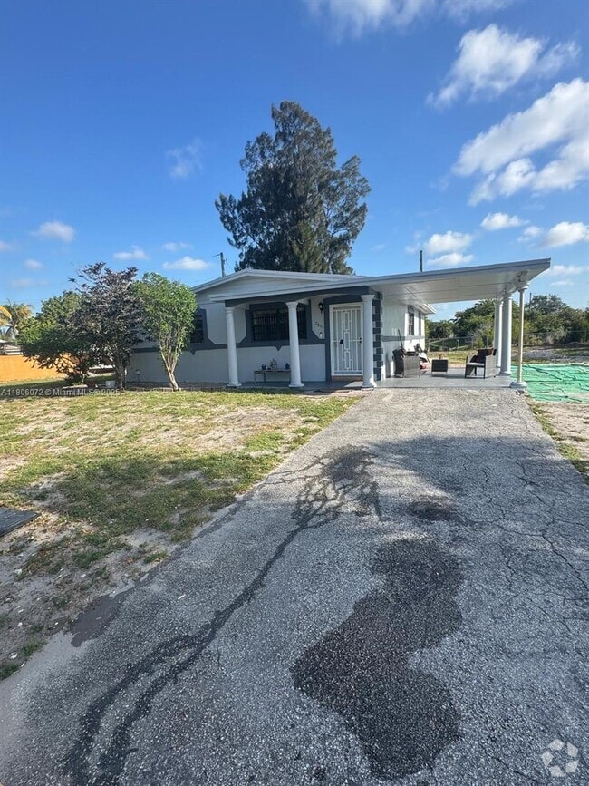Building Photo - 2801 NW 183rd St
