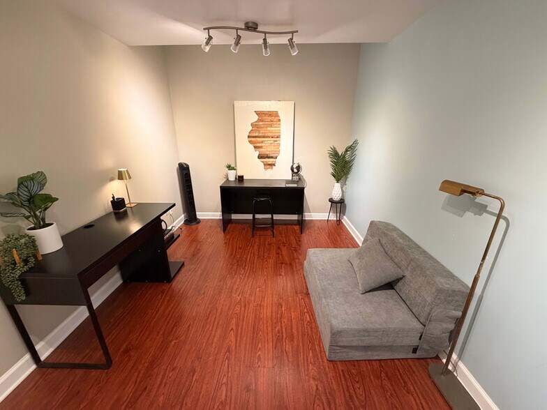 Building Photo - 122 S Evergreen Ave