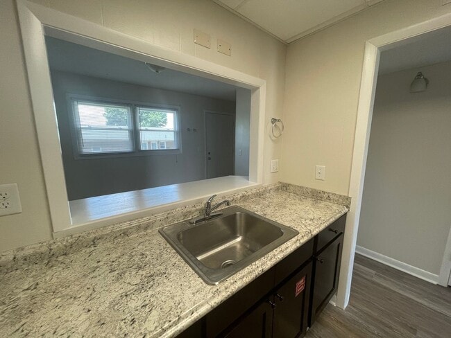 Building Photo - 332 Old Gray Station Rd