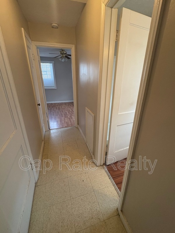 Building Photo - 1042 Loretta Ave