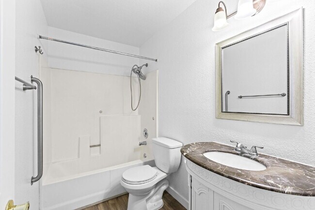 Building Photo - "Charming 3-Bedroom Townhouse Oasis with 2 Full Baths in Las Vegas – 1220 Sq Ft of Comfortable Li...