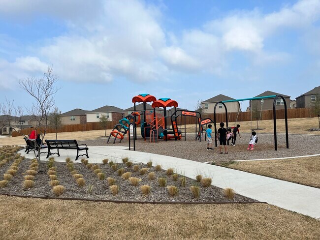 Building Photo - 326 Lake Erie Dr