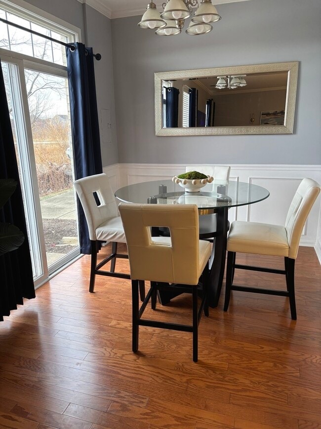 Building Photo - 549 Springbrook Trail N