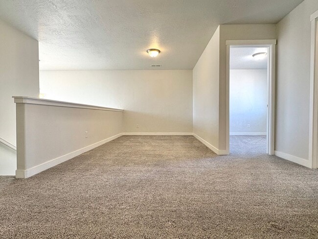 Building Photo - Clean, Cozy & Convenient — West Jordan 2-Bedroom Home